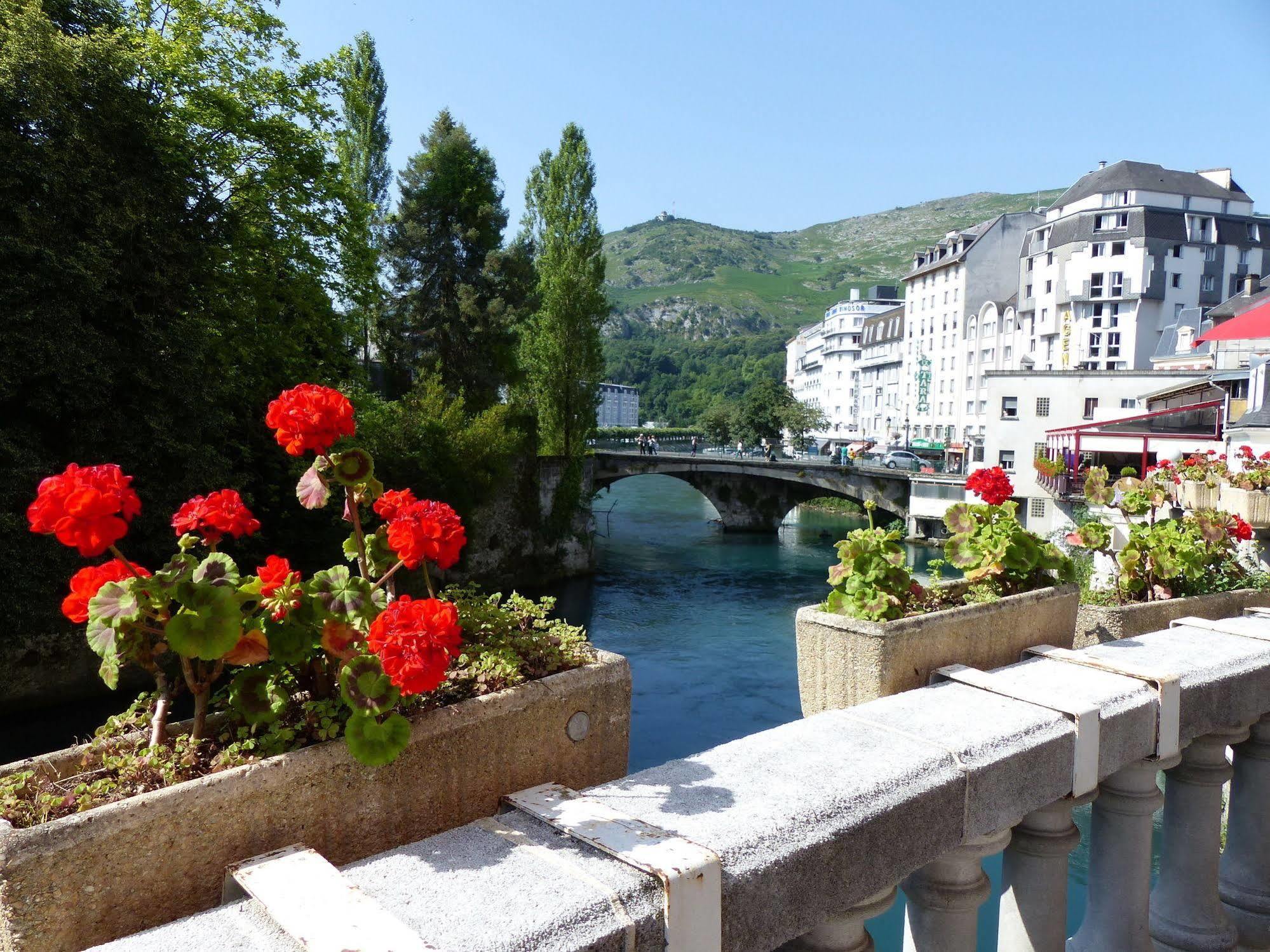 Hotel La Solitude Lourdes Exterior foto