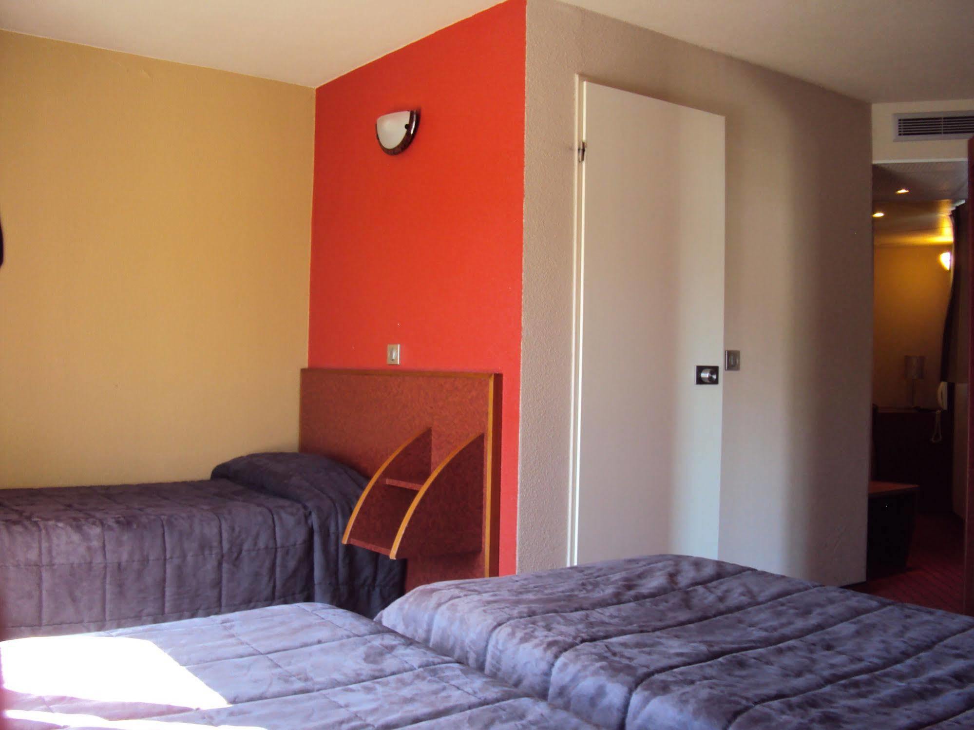 Hotel La Solitude Lourdes Zimmer foto